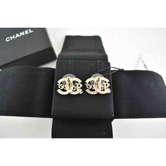 Chanel 21S Gold Crystal Forever CC Logo Large Dangle Statement Stud Earrings - Picture 12 of 12